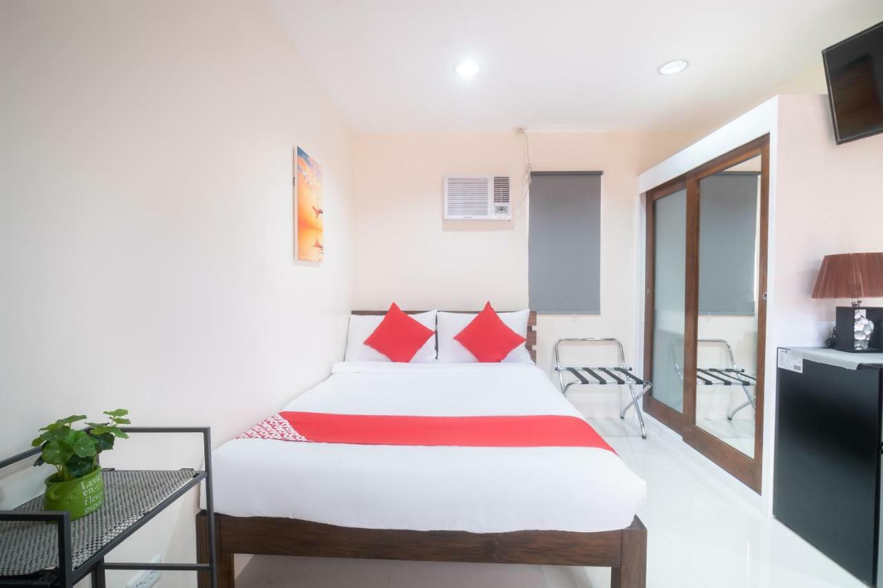 Oyo 199 Solange Apartelle Davao Stadt Exterior foto