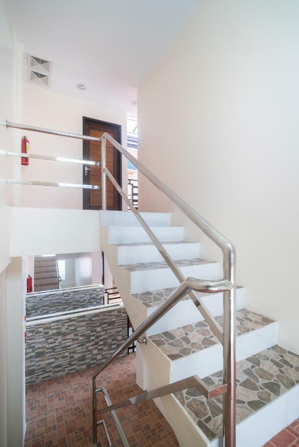 Oyo 199 Solange Apartelle Davao Stadt Exterior foto