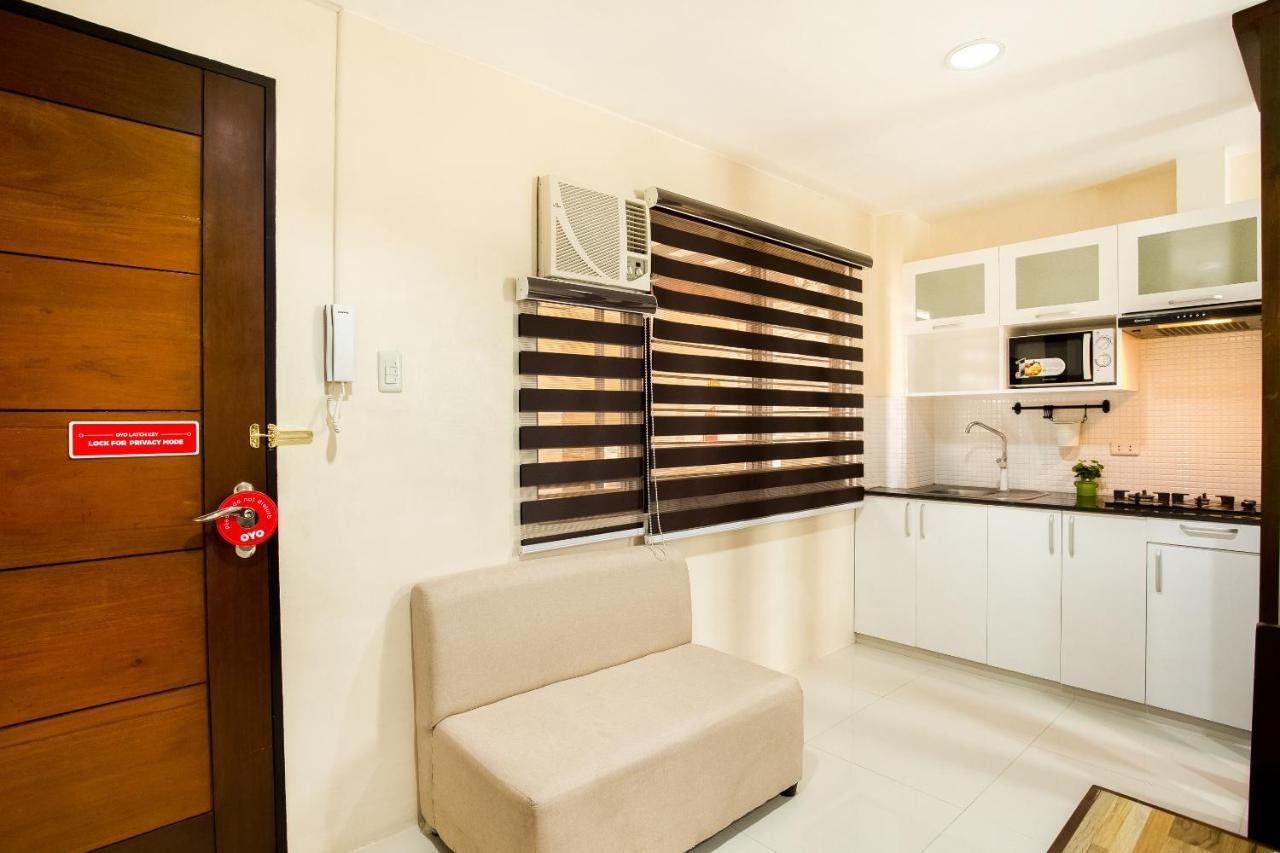 Oyo 199 Solange Apartelle Davao Stadt Exterior foto