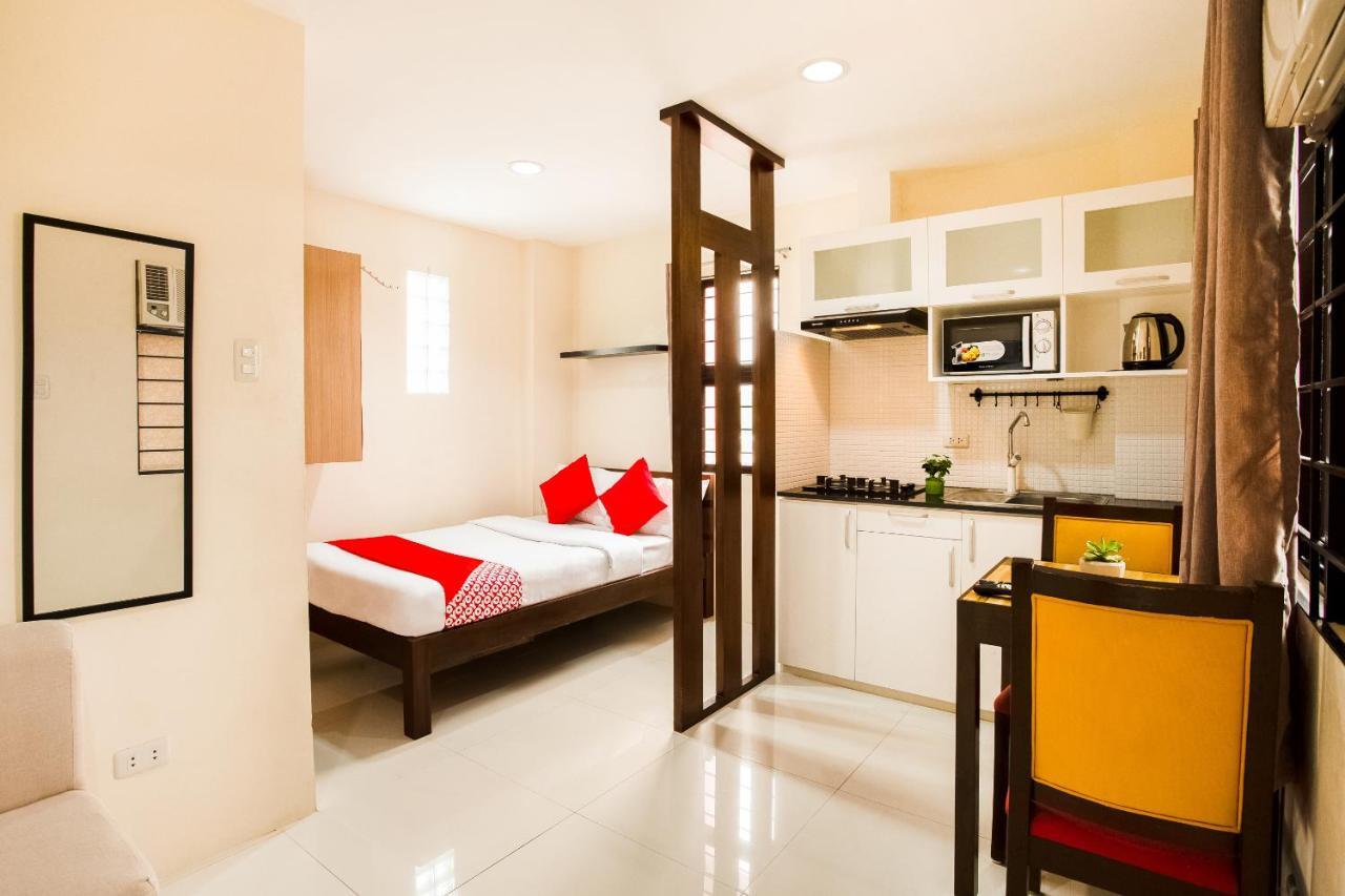 Oyo 199 Solange Apartelle Davao Stadt Exterior foto